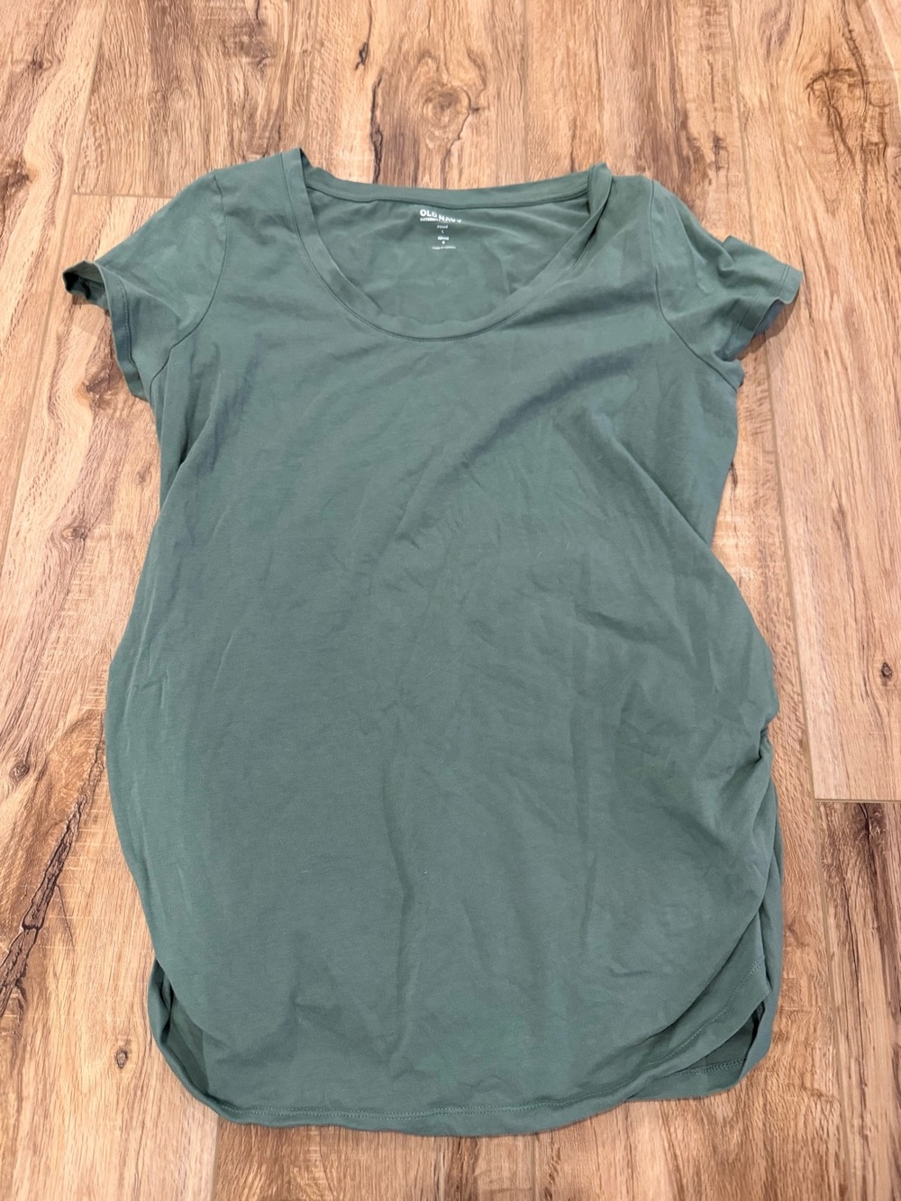 Bundle of 4 Old Navy Maternity T-shirts